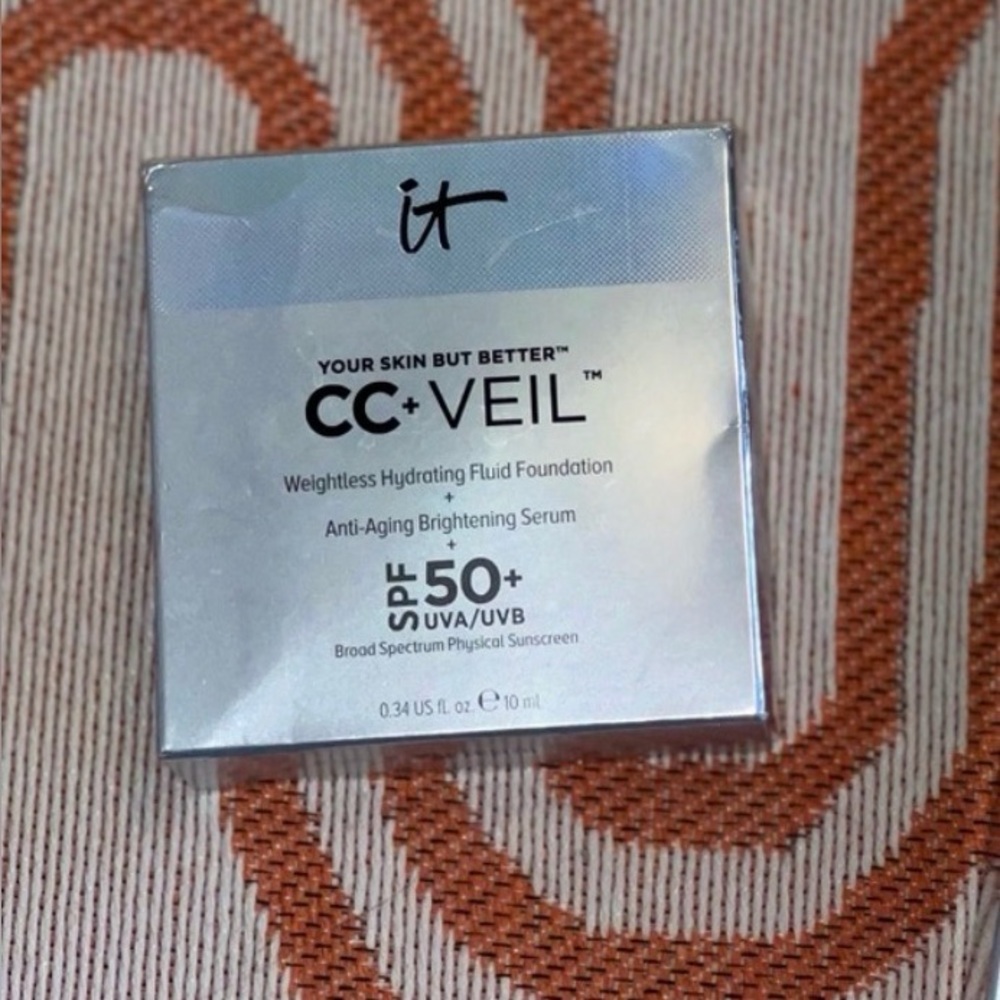 IT Cosmetics CC+ Veil SPF 50+ Foundation - Medium